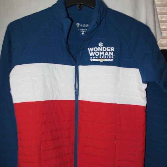 NEW Wonder Woman Run Series Jacket - M - Picture 1 of 15